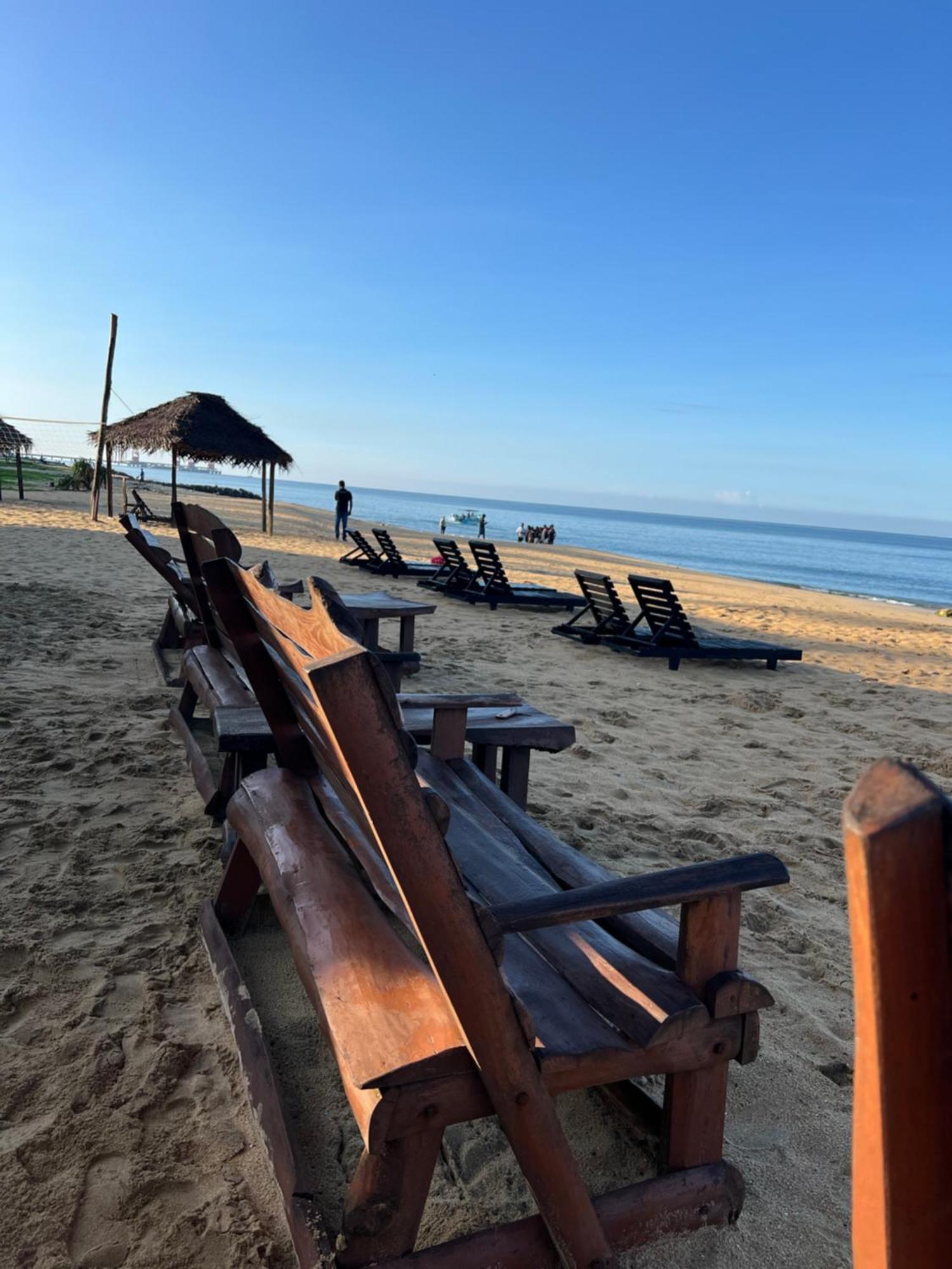 Omeesha Beach Hotel Калпития Экстерьер фото