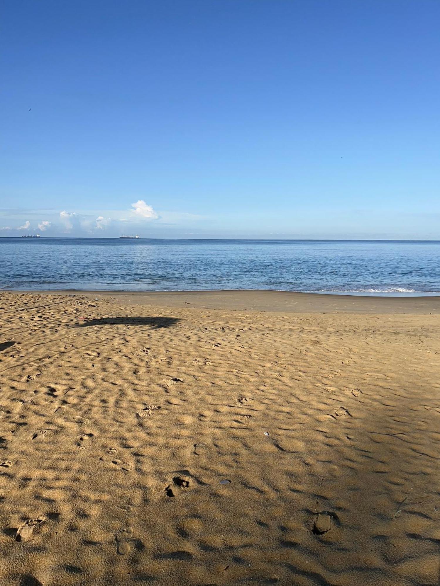 Omeesha Beach Hotel Калпития Экстерьер фото