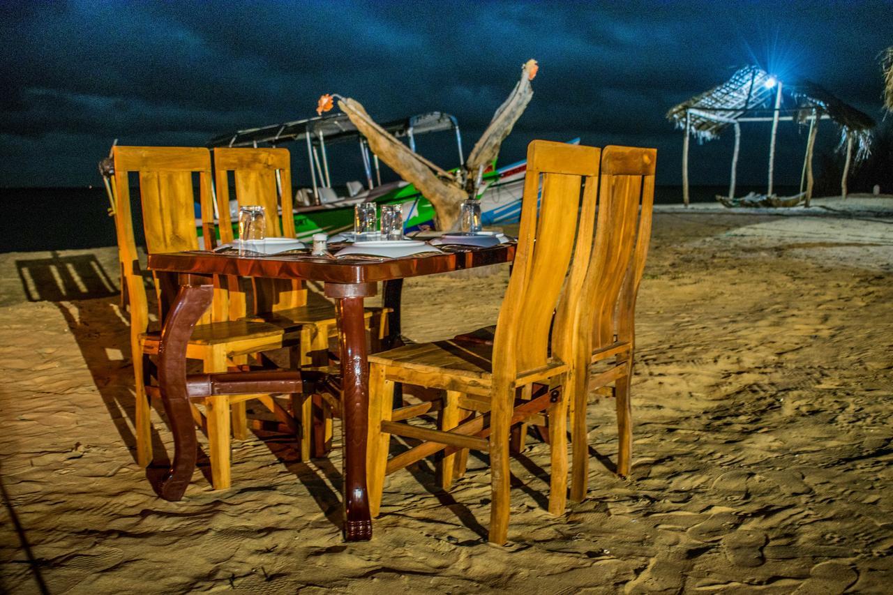 Omeesha Beach Hotel Калпития Экстерьер фото